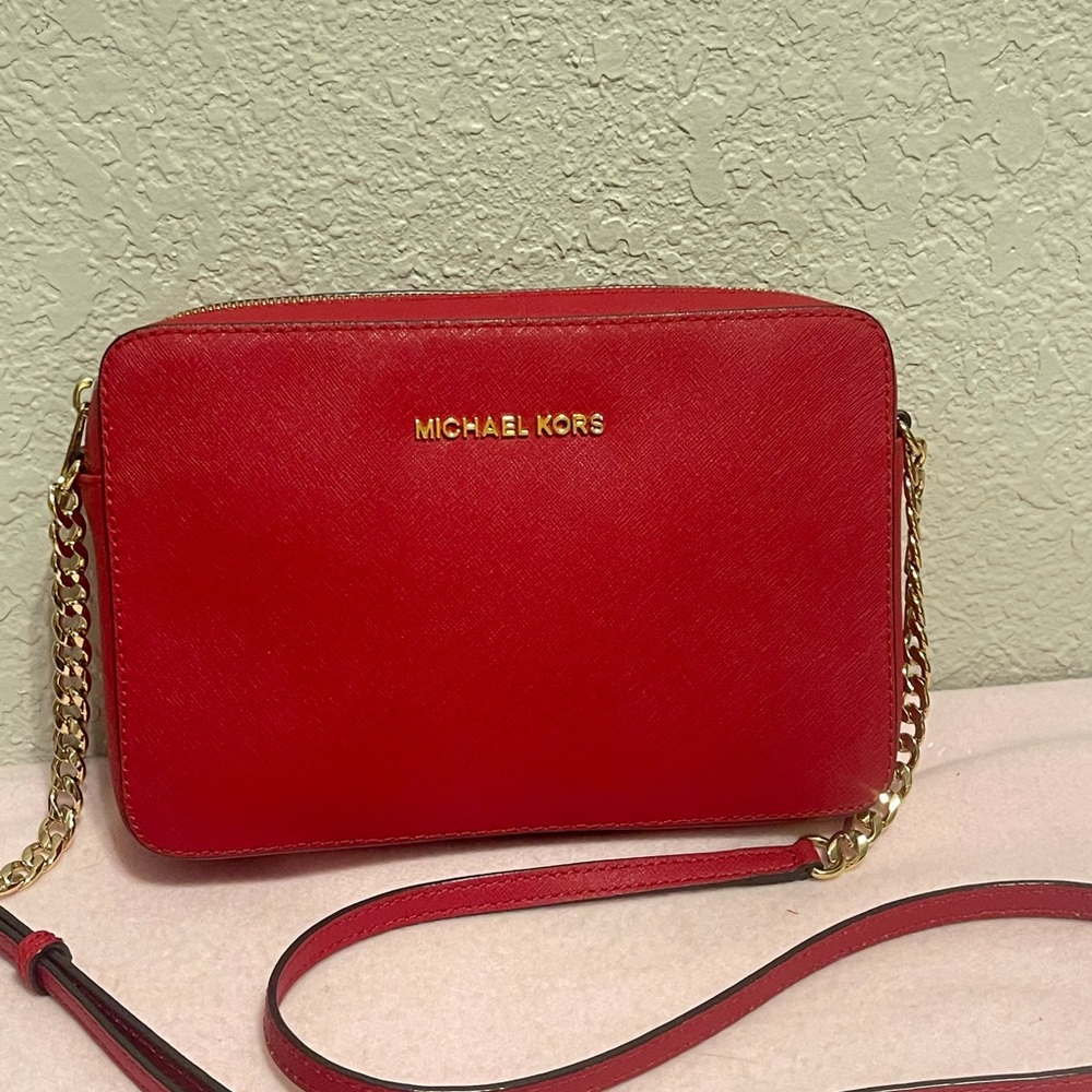 ✅Michael Kors Crossbody Bag